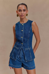 Damen Jeansset mit ärmelloser Weste mit Knopfleiste und Taschen sowie kurzer Hose mit hohem Bund – Blau