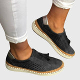 Damen Loafer mit Quaste auf dem Vorderblatt und Lochmuster an den Seiten – Schwarz