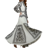 Damen Maxikleid mit Druckmuster und Plisseerock – Schwartz