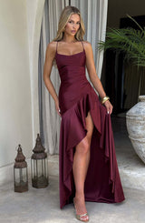 Damen Maxikleid mit Spaghettiträgern und Asymmetrischem Saum – Weinrot
