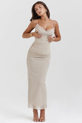 Damen Maxikleid mit Spaghettiträgern und Spitzenbesatz mit gerafftem Oberteil – Beige