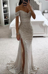 Damen Maxikleid schulterfrei mit Herzausschnitt Paillettenoberfläche und hohem Seitenschlitz – Silber