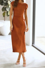 Damen Midi-Kleid mit Wasserfallausschnitt und Kappenärmeln mit seitlichem Schlitz – Rostbraun