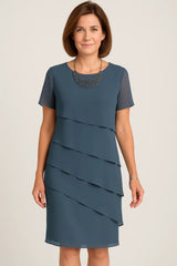 Damen Midikleid mit kurzen Ärmeln, Rundhalsausschnitt und asymmetrischen Lagen – Marineblau