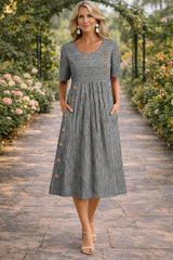 Damen Midikleid mit Rundhalsausschnitt kurzen Ärmeln Streifenmuster und Seitentaschen – Schwarz