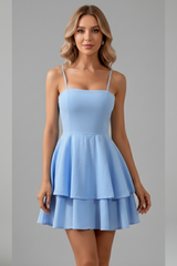 Damen Minikleid mit Spaghettiträgern und Doppelstufigem Rock – Hellblau
