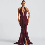 Damen Neckholder Maxikleid mit tiefem V-Ausschnitt und geraffter Oberfläche mit Rüscheneinsatz und offenem Rücken – Weinrot