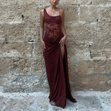 Damen Off-Shoulder Maxikleid mit strukturiertem halbtransparentem Oberteil und gerafftem Rockteil – Burgund
