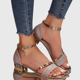 Damen Offene Wedge-Sandalen mit Knöchelriemen und Metallischen Details – Roségold