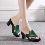 Damen Peep-Toe Mule-Sandalen mit Kreuzriemen und Blockabsatz – Grün