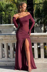 Damen Schulterfreies Maxikleid mit langen Ärmeln und seitlichem Schlitz mit durchsichtigem Einsatz – Bordeauxrot