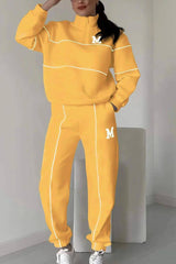 Damen Set mit Halbreißverschluss-Pullover und Jogginghose mit Kontraststreifen – Gelb