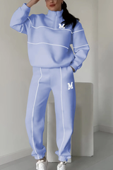 Damen Set mit Halbreißverschluss-Pullover und Jogginghose mit Kontraststreifen – Hellblau
