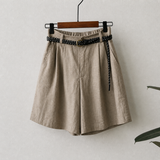 Damen Shorts mit hohem Bund, Falten, Gürtelschlaufen und Seitentaschen – Grau