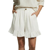 Damen Shorts mit hohem Bund und Falten und Volantsaum und Knopfverschluss – Weiß
