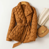 Damen Steppjacke mit Schalkragen und Bindegürtel – Kupferbraun