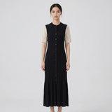 Damen-Strickkleid mit Kragen und Knopfleiste – Schwarz
