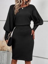 Damen strickkleid mit rundhalsausschnitt ballonärmeln und midilänge – Schwarz