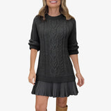 Damenstrickkleid mit Zopfmuster und plissiertem Minirock – Schwarz
