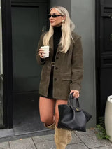Brauner Damenblazer aus Wildleder mit Knöpfen – Army green