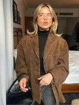 Brauner Damenblazer aus Wildleder mit Knöpfen – Braun