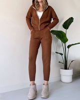 Damen Zweiteiliges Strickset mit Kapuzenjacke Reißverschluss Zopfmuster und Hose mit Bündchen – Braun