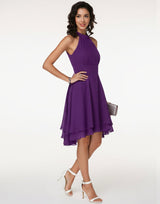 Damenkleid mit Halterneck und Ausgestelltem Rock mit Lagen-Saum – Lila