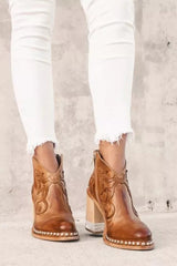 Elisa | Western-Stiefeletten in Nude mit Blockabsatz & Nieten – Braun