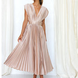 Karolyn - Damenkleid mit V-Ausschnitt und Falten – Champagner