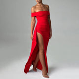 Selena - Langes Kleid mit Schulterschlitz und taillierter Form – Rot