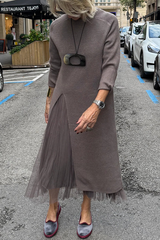 Oona – Tüllkleid Mit Drapierung Und Langem Strickpullover – Braun