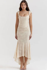 Schulterfreies Spitzen-Abendkleid mit figurbetonter Passform – Beige