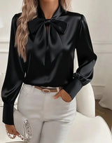 Kanikka – Satin Bluse Mit Schleife – Schwarz