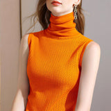 Kiran | Gemütlicher hochgeschlossener ärmelloser Pullover – Orange