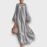Elviana – Plissiertes Maxikleid aus Chiffon – Grau