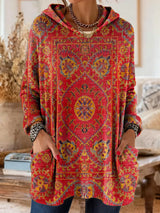 Vintage-inspirierte Kapuzenstrick-Tunika mit Taschen und ethnischem Druck – Rot