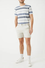 Kurze Hose mit praktischen Taschen und Knopfverschluss für Herren | Ideal für die Sommersaison – Gebrochenes Weiß