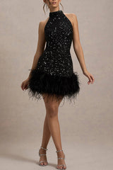 Ivanna - Minikleid mit Neckholder-Ausschnitt und Federn – Schwarz