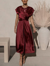 Ophiria – Elegantes Satin-Midikleid – Rot