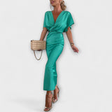 Sable - V-Ausschnitt Maxikleid mit Kreuzknoten und figurbetonter Passform aus hochwertigem Satin – Grün