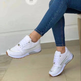 Olivianne | Flache Damen-Turnschuhe mit Schnürsenkeln – Weiß