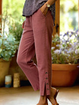 Bellamy - Knöchellange Hose mit Knopfdetail – Rot