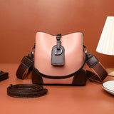 Celine™ Raffinesse in der Hand – Rosa