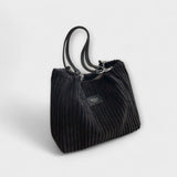 Malva – Weiche Schultertasche aus Velours – Schwarz