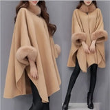 Elegante Damenjacke aus Wolle mit Cape – Braun