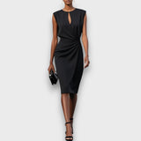 Clarisse – Midi-Kleid mit Drapierung – Schwarz
