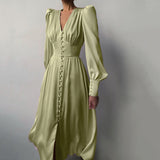 Tailliertes Satin-Kleid mit Ballonärmeln – Elegantes Abendkleid – Grün