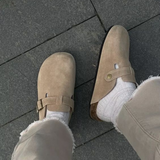 Unisex Pantoffeln aus veganem Leder – Handgefertigt & Komfortabel – Beige