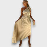 Lunelle – Asymmetrisches Kleid mit Rosendetail – Beige