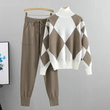 Geometrisches Damen-Set mit Pullover und Jogginghose – Beige